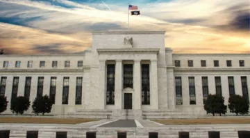 الاتجاه نحو تثبيت أسعار الفائدة من قبل الاحتياطي الفيدرالي رغم ضغوط ترامب