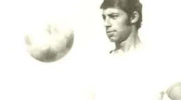الاتحاد المصري لكرة القدم يُنعى لاعب المصري سمير الغزناوي