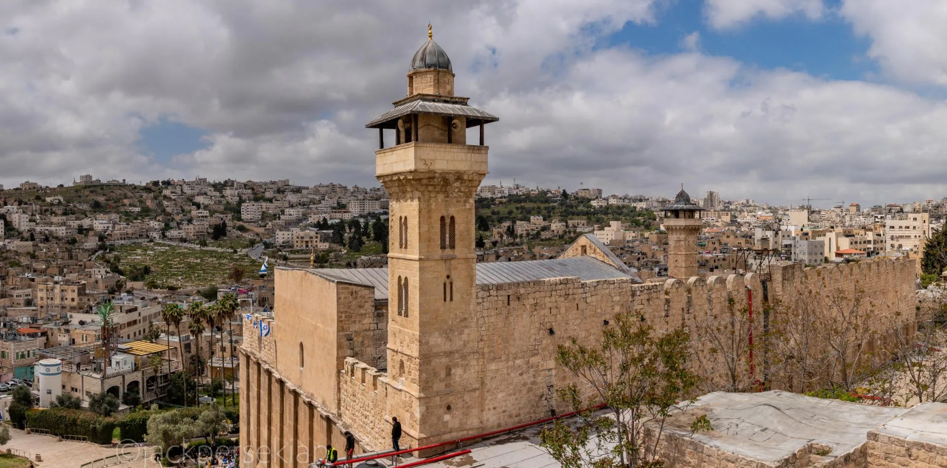 الاحتلال يرفض إعادة المسجد الإبراهيمي في أول أيام عيد الأضحى الاحتلال يرفض إعادة المسجد الإبراهيمي في أول أيام عيد الأضحى