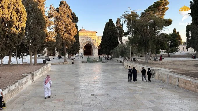 الاحتلال يُغلق المسجد الأقصى حتى إشعار جديد. الاحتلال يُغلق المسجد الأقصى حتى إشعار جديد.