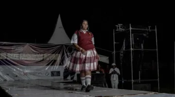 «البحث عن الجمال الأفريقي».. عرض أزياء لموديلات ذات الوزن الزائد في كينيا