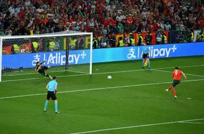 البرتغال تتوج بلقب دوري الأمم الأوروبية بعد الفوز على إسبانيا البرتغال تتوج بلقب دوري الأمم الأوروبية بعد الفوز على إسبانيا