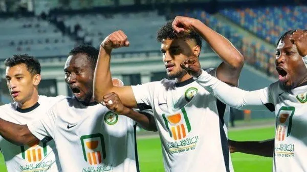 البنك الأهلي يتغلب على إنبي 2-1 في مباراة الذهاب لنصف نهائي كأس العاصمة المصرية. البنك الأهلي يتغلب على إنبي 2-1 في مباراة الذهاب لنصف نهائي كأس العاصمة المصرية.