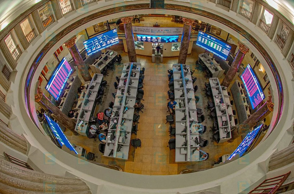 اجتماع ثلاثي بين وزارات المالية والاستثمار والبورصة هذا الأسبوع لبحث «نسب ضريبة الدفعة» قبل تقديمها للبرلمان الشهر المقبل. اجتماع ثلاثي بين وزارات المالية والاستثمار والبورصة هذا الأسبوع لبحث «نسب ضريبة الدفعة» قبل تقديمها للبرلمان الشهر المقبل.