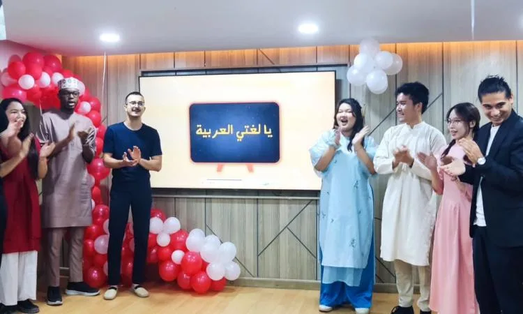 التعليم العالي” يحتفل بتخرج طلاب المركز الثقافي لدراسة اللغة العربية التعليم العالي” يحتفل بتخرج طلاب المركز الثقافي لدراسة اللغة العربية