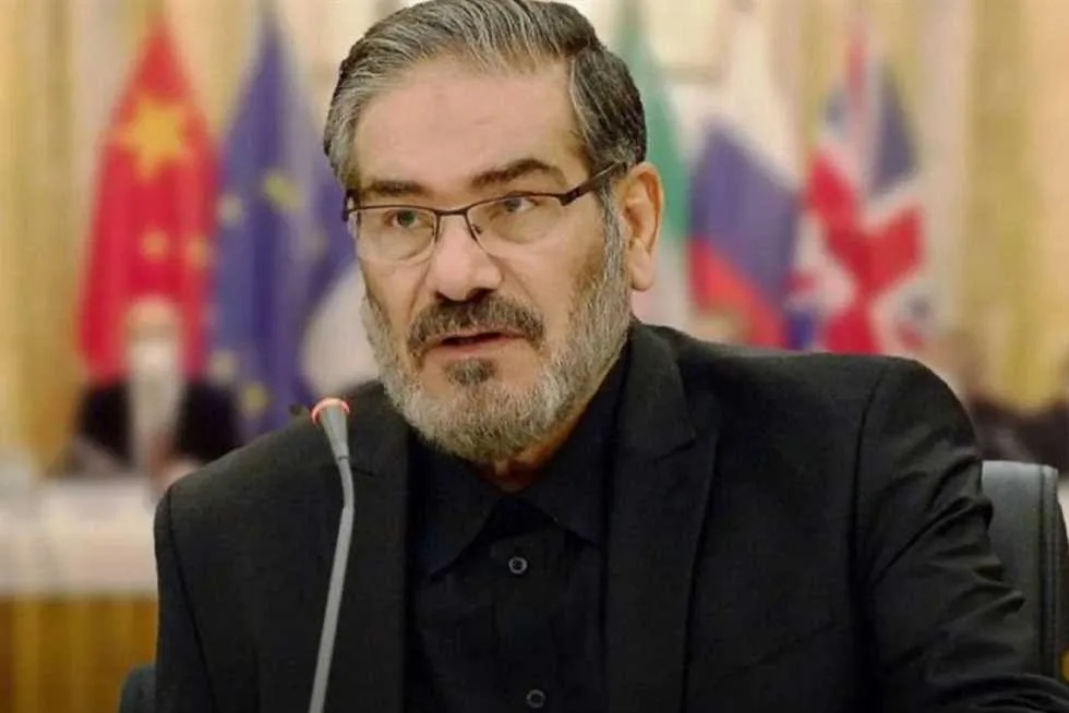 التلفزيون الإيراني يعلن عن وفاة مستشار المرشد علي شمخاني بسبب إصابته.