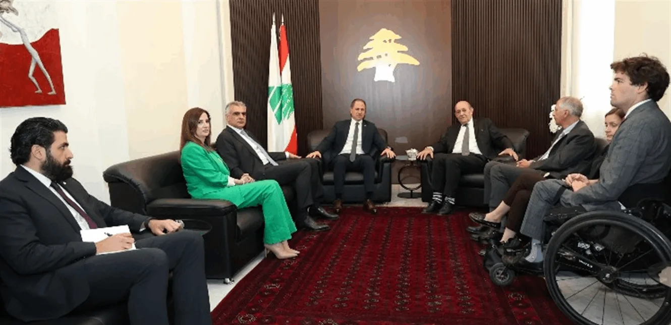 الجميل يلتقي لودريان: أهمية انسحاب إسرائيل ونزع سلاح الحزب لتعزيز سيادة لبنان الجميل يلتقي لودريان: أهمية انسحاب إسرائيل ونزع سلاح الحزب لتعزيز سيادة لبنان