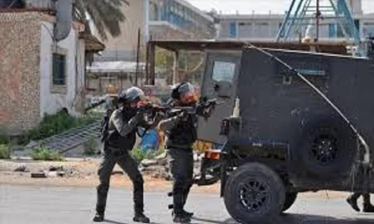 الجيش الإسرائيلي يُعلن أنه قضى على مقاوم فلسطيني أطلق النار على نقطة تفتيش. الجيش الإسرائيلي يُعلن أنه قضى على مقاوم فلسطيني أطلق النار على نقطة تفتيش.