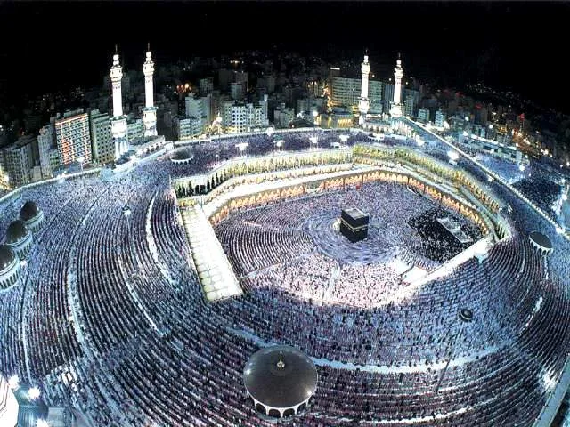 “الحج” توصي بأداء صلاة الجمعة في أقرب مسجد بمكة بسبب احتمال ارتفاع درجات الحرارة “الحج” توصي بأداء صلاة الجمعة في أقرب مسجد بمكة بسبب احتمال ارتفاع درجات الحرارة