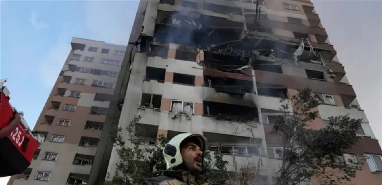 الحرس الثوري يكشف عن استهداف ثلاث قواعد في إسرائيل استخدمت كمنصات للهجوم على إيران. الحرس الثوري يكشف عن استهداف ثلاث قواعد في إسرائيل استخدمت كمنصات للهجوم على إيران.