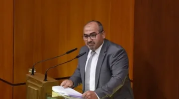 الحشيمي: غياب أو تهميش رئيس الحكومة في اجتماع بعبدا يخل بالتوازن الوطني