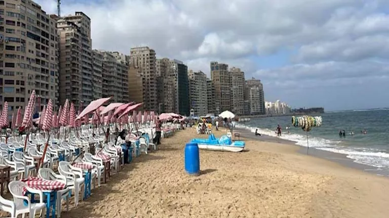 الحظر على السباحة: ما الذي يجري على شواطئ غرب الإسكندرية؟ – صور الحظر على السباحة: ما الذي يجري على شواطئ غرب الإسكندرية؟ – صور