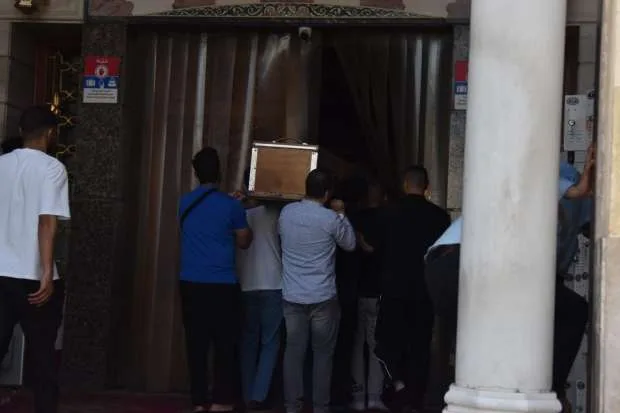 الحكام السابقون يحضرون مراسم تشييع والدة أيمن دجيش الحكام السابقون يحضرون مراسم تشييع والدة أيمن دجيش