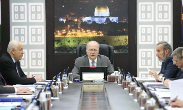 الحكومة الفلسطينية تؤكد على أهمية التحرك الدولي الفوري لوقف المجاعة في غزة الحكومة الفلسطينية تؤكد على أهمية التحرك الدولي الفوري لوقف المجاعة في غزة