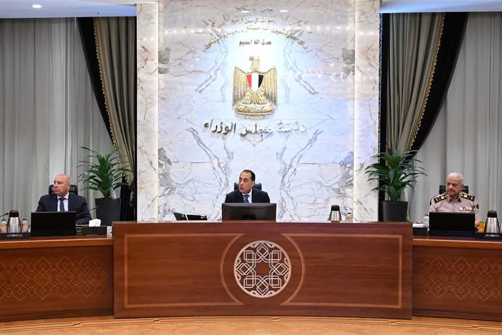 الحكومة تبدأ تقييم تأثيرات الحرب بين إسرائيل وإيران على الاقتصاد المصري.. والوزير: من السابق لأوانه تحديدها الحكومة تبدأ تقييم تأثيرات الحرب بين إسرائيل وإيران على الاقتصاد المصري.. والوزير: من السابق لأوانه تحديدها