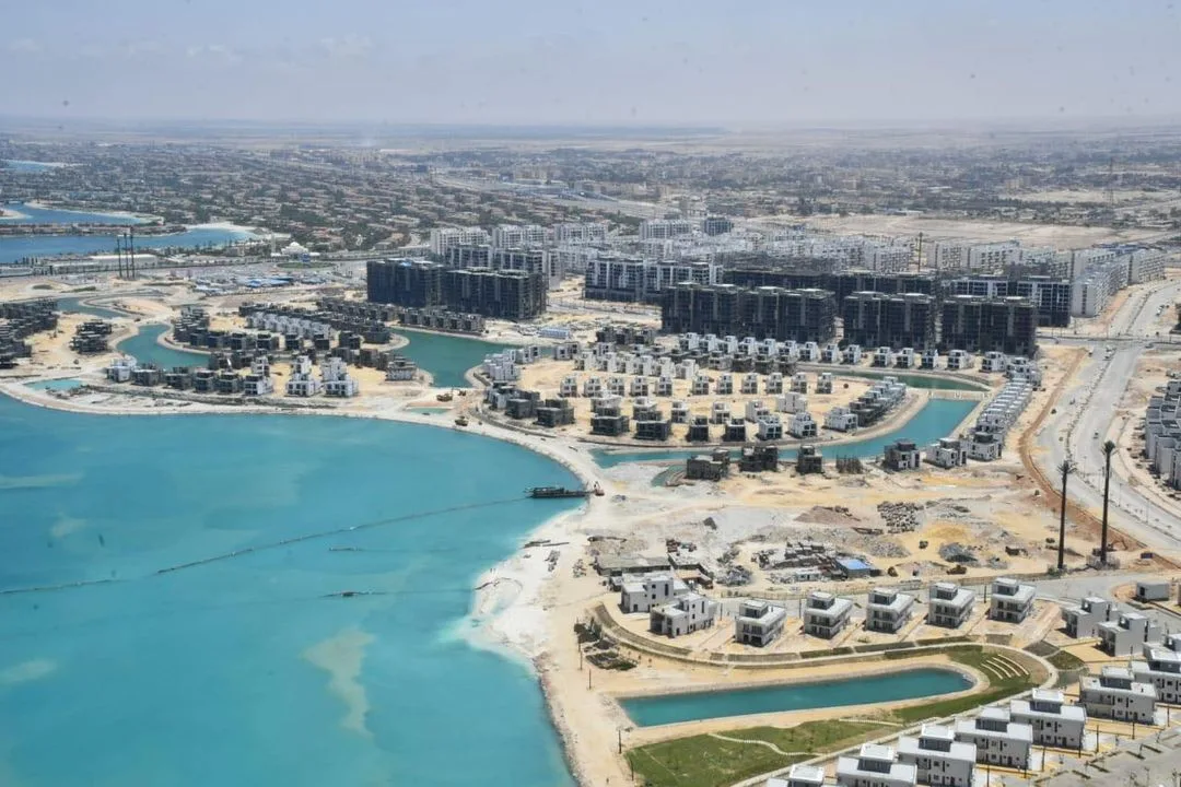 الحكومة توافق على تصريف 11 قطعة أرض في “العلمين” للمستثمرين المستحوذين عليها. الحكومة توافق على تصريف 11 قطعة أرض في “العلمين” للمستثمرين المستحوذين عليها.