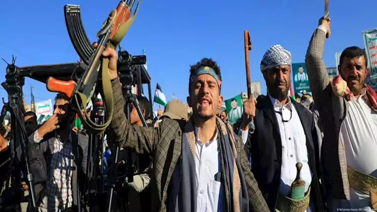 الحوثيون: نُحذر جميع الشركات والهيئات من التعامل مع ميناء حيفا الحوثيون: نُحذر جميع الشركات والهيئات من التعامل مع ميناء حيفا