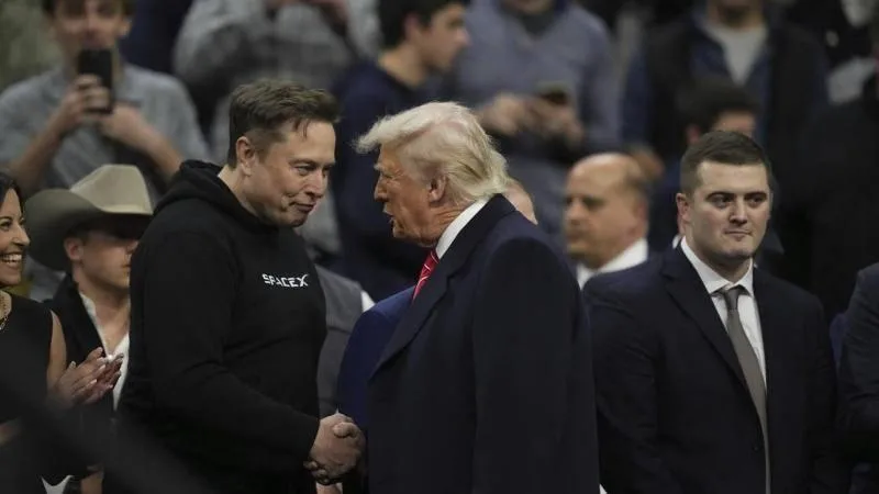 الخلاف بين إيلون ماسك وترامب يؤدي إلى واحدة من أكبر خسائر ثروته على مر الزمن الخلاف بين إيلون ماسك وترامب يؤدي إلى واحدة من أكبر خسائر ثروته على مر الزمن