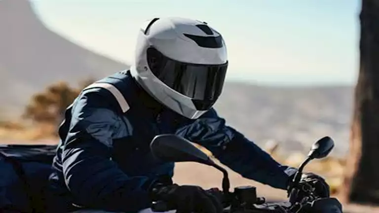 الداخلية: seized 562 motorcycles for not wearing helmets الداخلية: seized 562 motorcycles for not wearing helmets