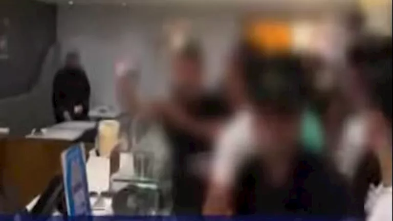 الداخلية تكشف ملابسات فيديو شجار المطعم المعروف في مدينة نصر الداخلية تكشف ملابسات فيديو شجار المطعم المعروف في مدينة نصر