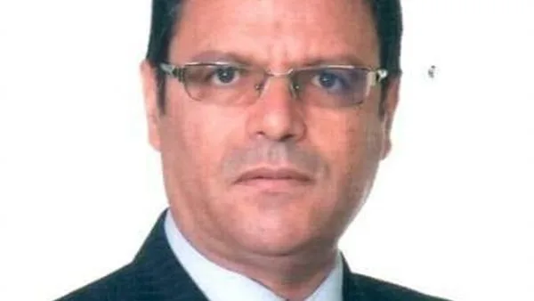الدكتور محمد حمزة يستفسر: هل تنطبق على زاهي حواس ميزات العالم الحقيقي؟ الدكتور محمد حمزة يستفسر: هل تنطبق على زاهي حواس ميزات العالم الحقيقي؟