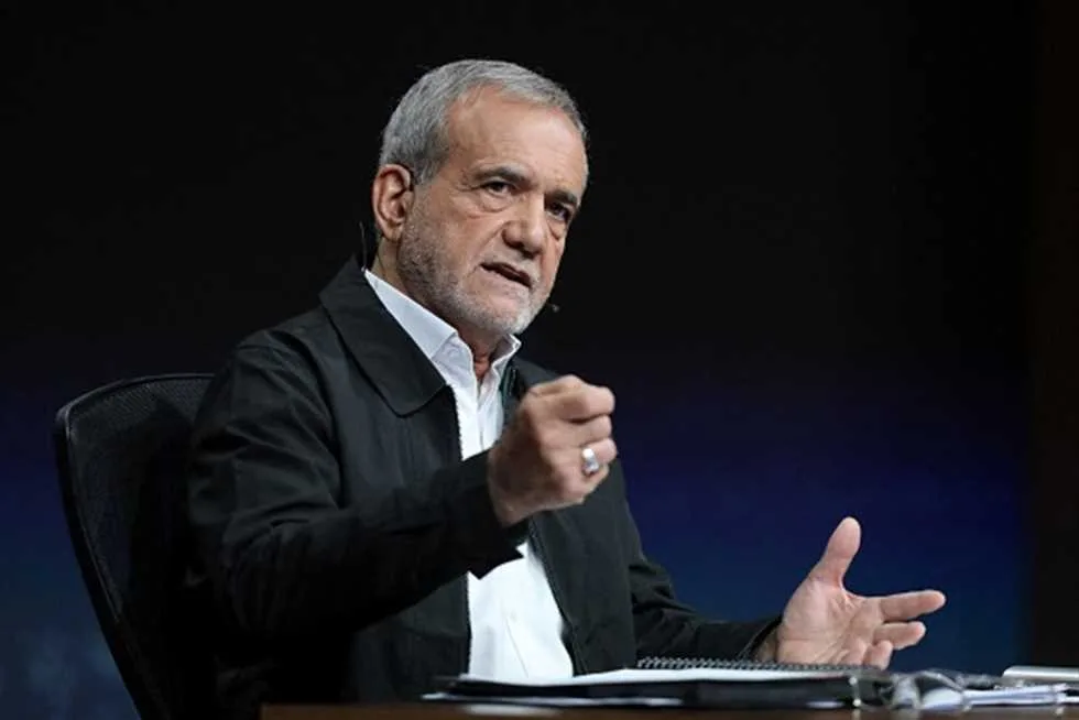 الرئيس الإيراني يثني على مبادرات السعودية في إدارة موسم الحج الرئيس الإيراني يثني على مبادرات السعودية في إدارة موسم الحج
