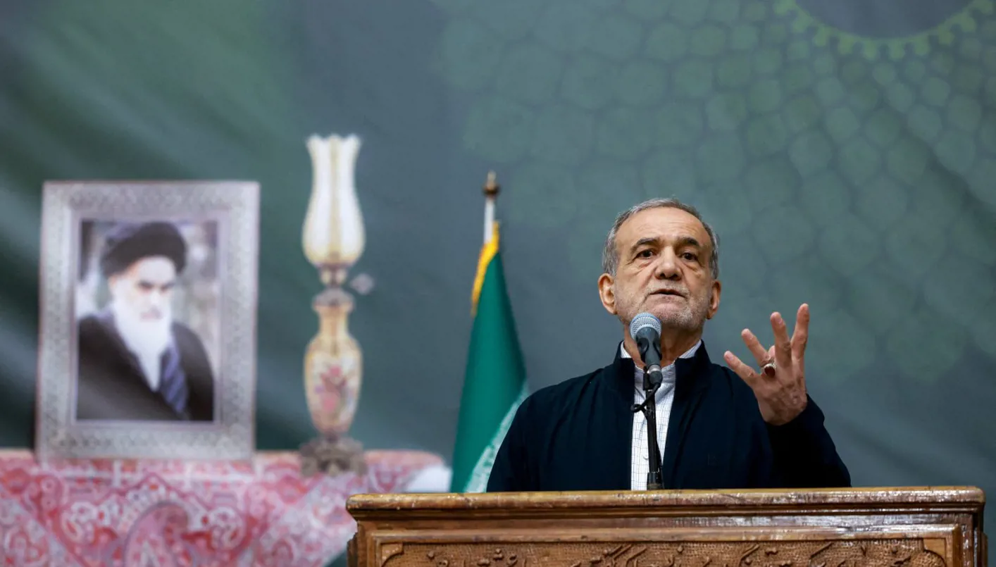 الرئيس الإيراني يهدد بأن يجعل إسرائيل ‘تأسف’ بعد الضربات التي شنتها. الرئيس الإيراني يهدد بأن يجعل إسرائيل ‘تأسف’ بعد الضربات التي شنتها.