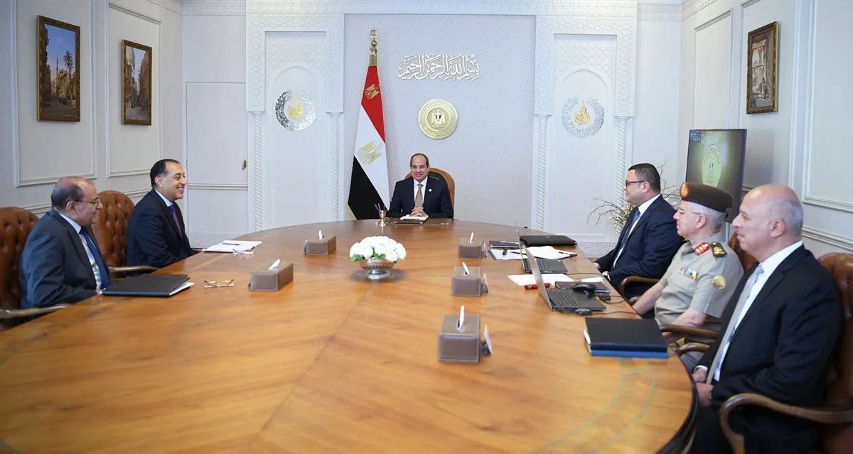 الرئيس السيسي: أهمية إتمام المشاريع حسب المواعيد المحددة دون تأخير