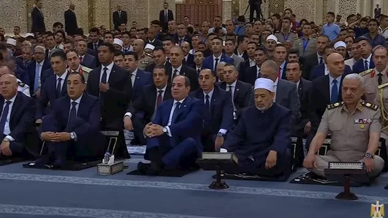 الرئيس السيسي يحتفل بعيد الأضحى ويقدم تهانيه للأمتين العربية والإسلامية الرئيس السيسي يحتفل بعيد الأضحى ويقدم تهانيه للأمتين العربية والإسلامية