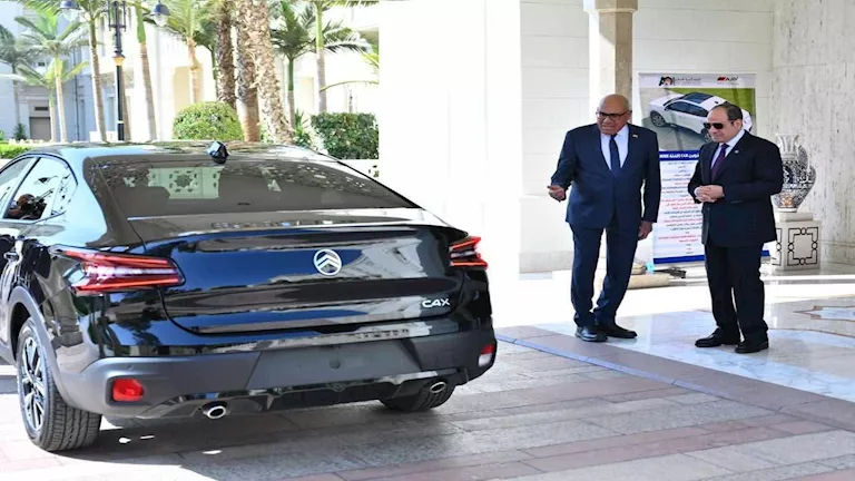 الرئيس السيسي يزور اليوم… تفاصيل وأسعار سيارات ستروين C4X المصنعة محليًا في مصر الرئيس السيسي يزور اليوم… تفاصيل وأسعار سيارات ستروين C4X المصنعة محليًا في مصر