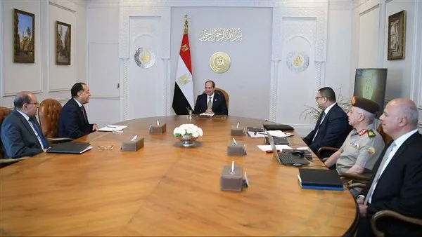 الرئيس السيسي يشدد على ضرورة تعزيز التصنيع المحلي لمستلزمات محطات التحلية الرئيس السيسي يشدد على ضرورة تعزيز التصنيع المحلي لمستلزمات محطات التحلية