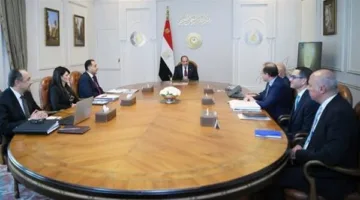 الرئيس السيسي يلتقي مدبولي وعدد من الوزراء