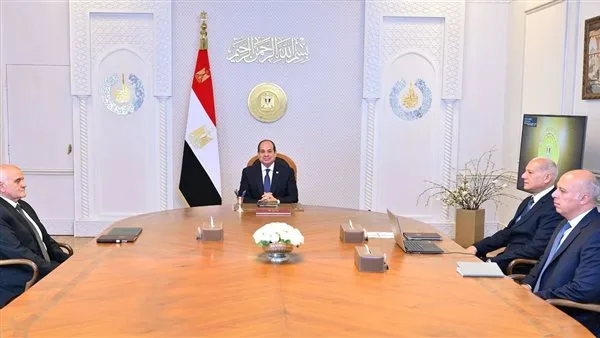 الرئيس السيسي يوافق على بدء مبادرة «مصر معاكم» لدعم عائلات شهداء القوات المسلحة والشرطة الرئيس السيسي يوافق على بدء مبادرة «مصر معاكم» لدعم عائلات شهداء القوات المسلحة والشرطة