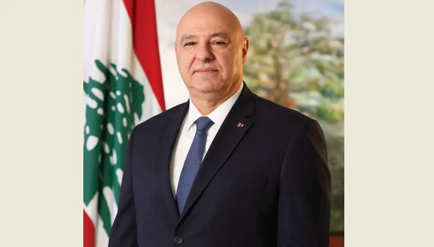 الرئيس عون خلال لقائه مع وفد جمعية تجار بيروت: ملتزمون بمحاربة الفساد ونسير على الطريق الصحيح. الرئيس عون خلال لقائه مع وفد جمعية تجار بيروت: ملتزمون بمحاربة الفساد ونسير على الطريق الصحيح.