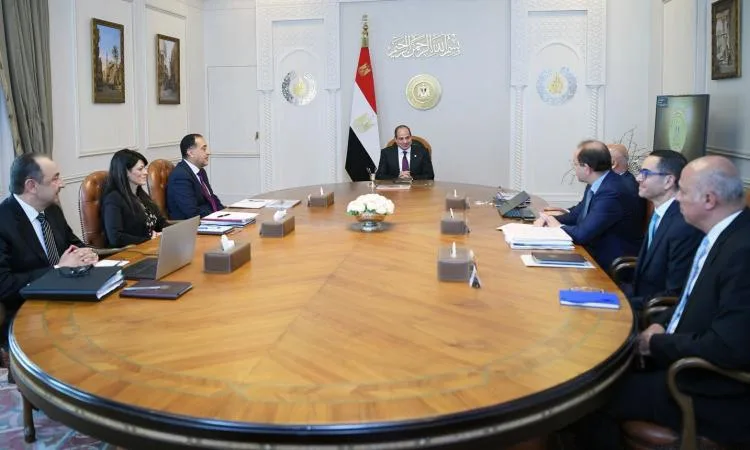 الرئيس يوجه باستمرار الجهود لتطوير وتعزيز كفاءة شركات القطاع العام الرئيس يوجه باستمرار الجهود لتطوير وتعزيز كفاءة شركات القطاع العام