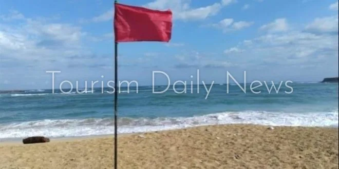 الرايات الحمراء تعلو سواحل القطاع الغربي في الإسكندرية