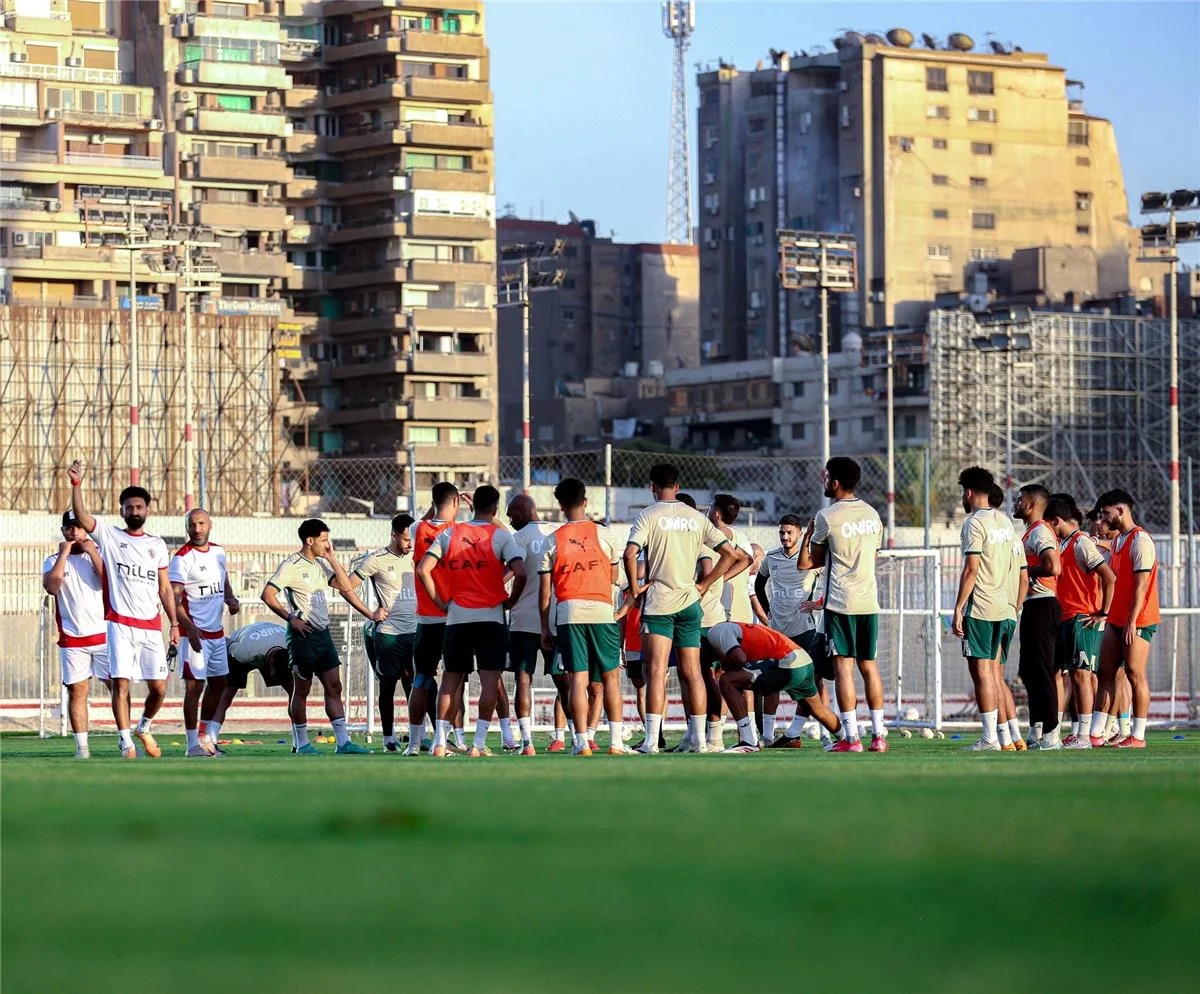 الزمالك يعود لاستعادة لاعبه المصاب قبل ملاقاة بيراميدز في نهائي كأس مصر الزمالك يعود لاستعادة لاعبه المصاب قبل ملاقاة بيراميدز في نهائي كأس مصر