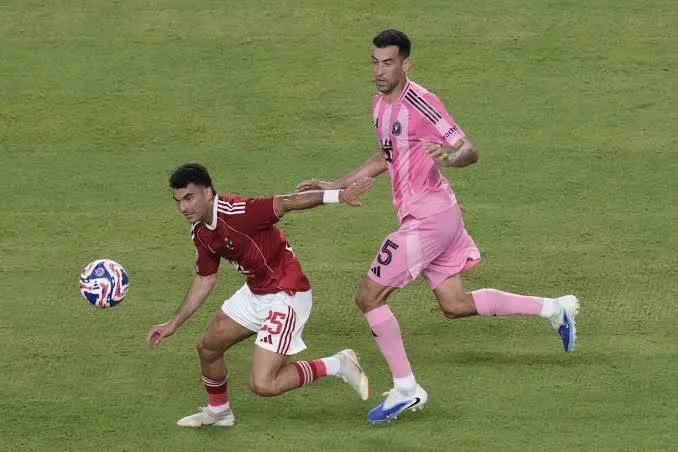 السترة الجديدة تثير الفضول بعد خروح زيزو غير المتوقع من كأس العالم للأندية السترة الجديدة تثير الفضول بعد خروح زيزو غير المتوقع من كأس العالم للأندية