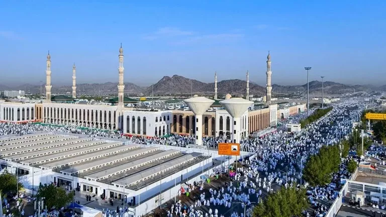 السعودية: انخفاض عدد الحجاج حول مسجد نمرة في 2024 يثير ردود فعل قوية السعودية: انخفاض عدد الحجاج حول مسجد نمرة في 2024 يثير ردود فعل قوية