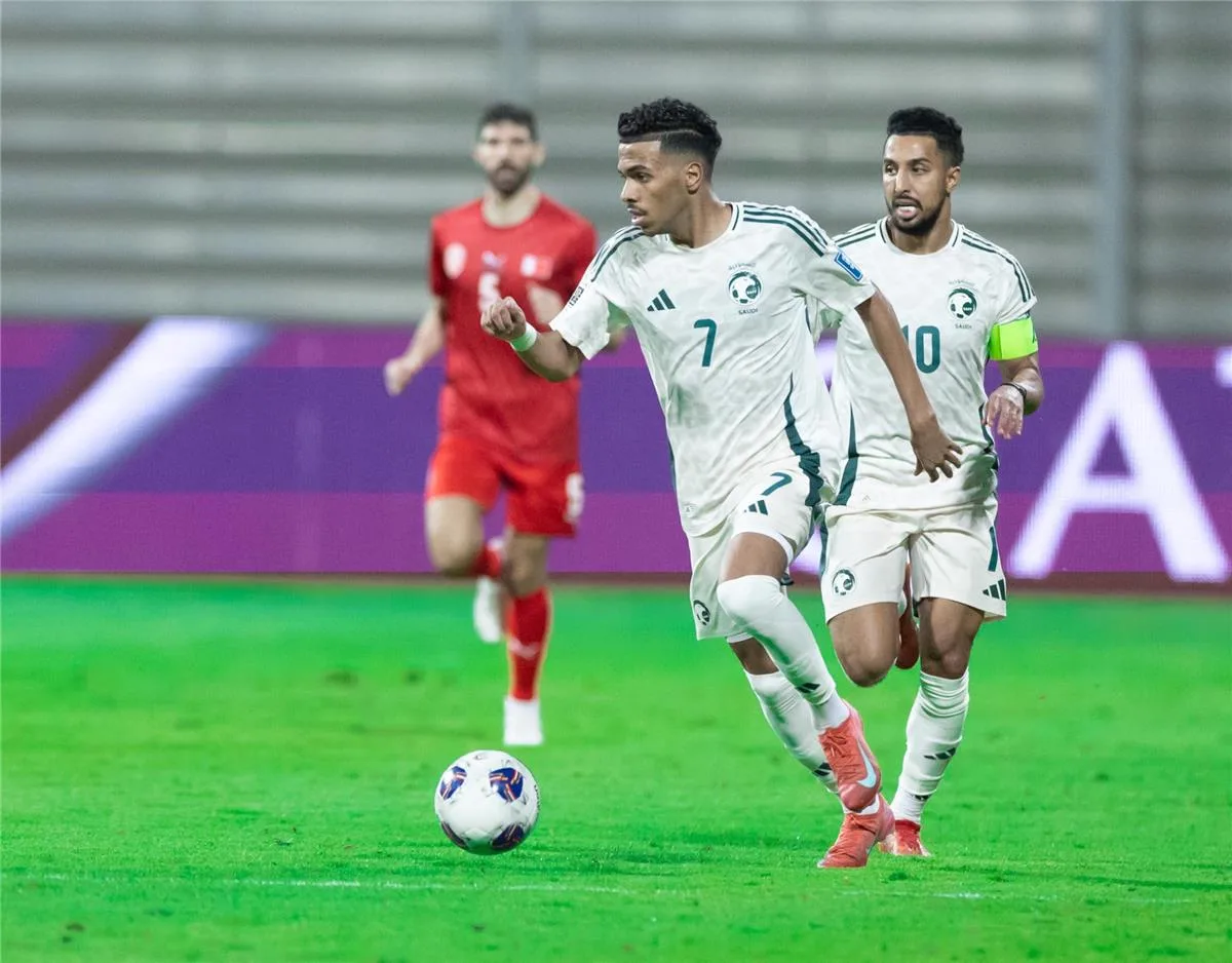 السعودية تحقق انتصارًا على البحرين بهدفين وتعزز فرصها في تصفيات كأس العالم السعودية تحقق انتصارًا على البحرين بهدفين وتعزز فرصها في تصفيات كأس العالم