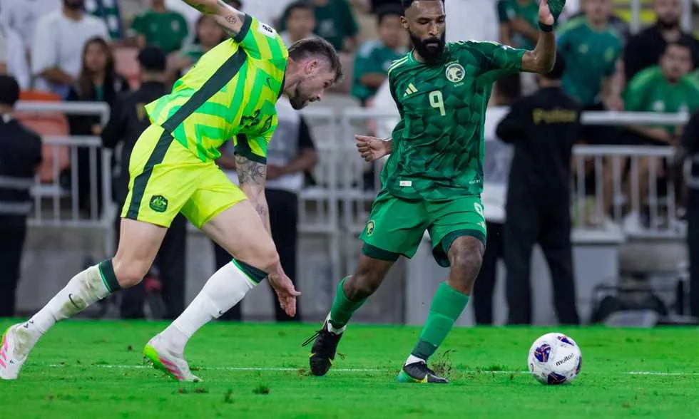 السعودية تودع تصفيات كأس العالم بخسارة (1-2) أمام أستراليا.. تأهل جديد للبطولة العالمية السعودية تودع تصفيات كأس العالم بخسارة (1-2) أمام أستراليا.. تأهل جديد للبطولة العالمية
