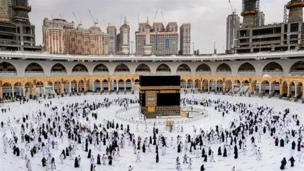 السعودية تُعلن بدء موسم العمرة وفتح باب إصدار التأشيرات السعودية تُعلن بدء موسم العمرة وفتح باب إصدار التأشيرات