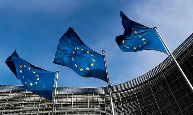 السوق الأوروبية يهدف إلى تعزيز أوراق الضغط في المفاوضات التجارية مع الولايات المتحدة السوق الأوروبية يهدف إلى تعزيز أوراق الضغط في المفاوضات التجارية مع الولايات المتحدة