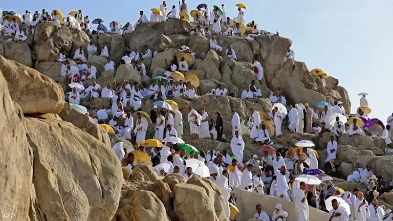 السياحة: استراتيجية لنقل الحجاج مباشرة إلى عرفات دون الحاجة للإقامة في منى السياحة: استراتيجية لنقل الحجاج مباشرة إلى عرفات دون الحاجة للإقامة في منى