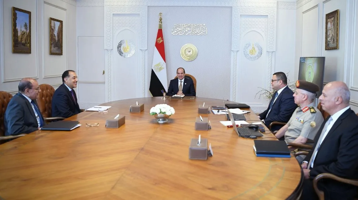 السيسي يؤكد على أهمية تسريع تنفيذ مشاريع الساحل الشمالي وتحلية مياه البحر السيسي يؤكد على أهمية تسريع تنفيذ مشاريع الساحل الشمالي وتحلية مياه البحر