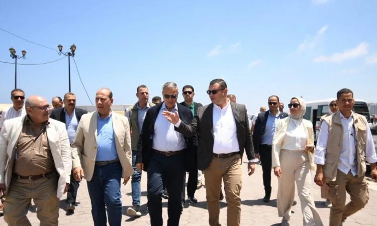 الشربيني يقوم بزيارة مشروع توسيع وتحديث كورنيش الإسكندرية وتجديد واجهات المباني. الشربيني يقوم بزيارة مشروع توسيع وتحديث كورنيش الإسكندرية وتجديد واجهات المباني.