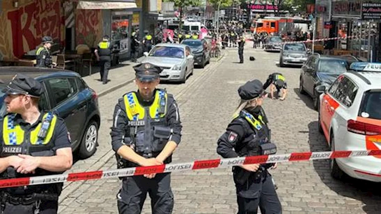 الشرطة الألمانية: أسباب حادث باساو قد ترتبط بصراع على حضانة طفلة الشرطة الألمانية: أسباب حادث باساو قد ترتبط بصراع على حضانة طفلة