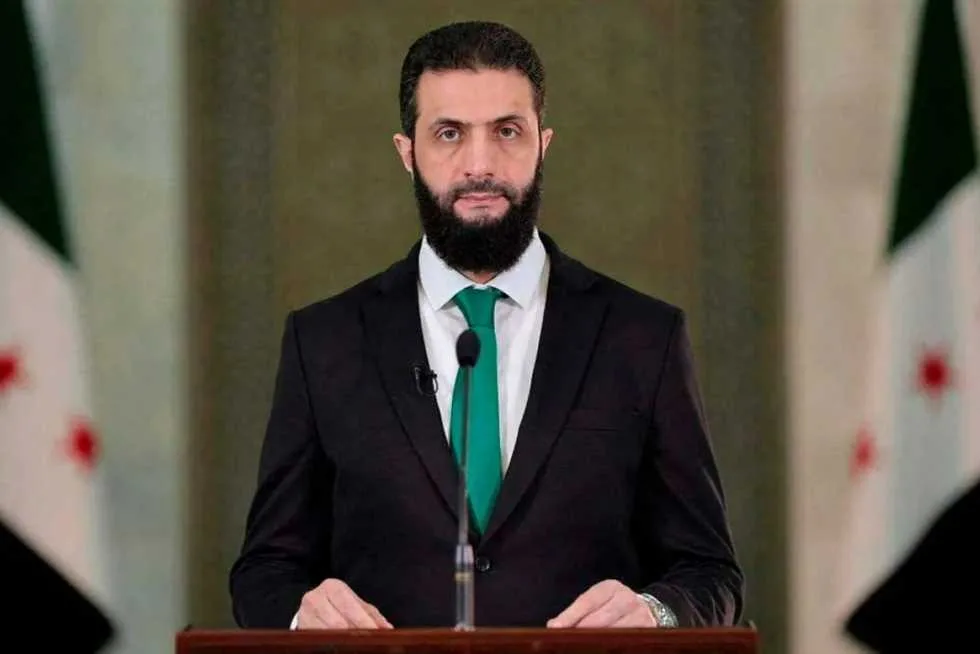 الشرع: انضمام المقاتلين الأجانب للجيش السوري أفضل من انضمامهم لداعش أو القاعدة. الشرع: انضمام المقاتلين الأجانب للجيش السوري أفضل من انضمامهم لداعش أو القاعدة.