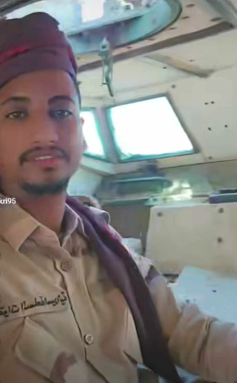شاهد الفيديو: الناشط المعروف “الشكري” يتواجد مع الفنانة لينا قاسم في سيارة فاخرة في السعودية شاهد الفيديو: الناشط المعروف “الشكري” يتواجد مع الفنانة لينا قاسم في سيارة فاخرة في السعودية