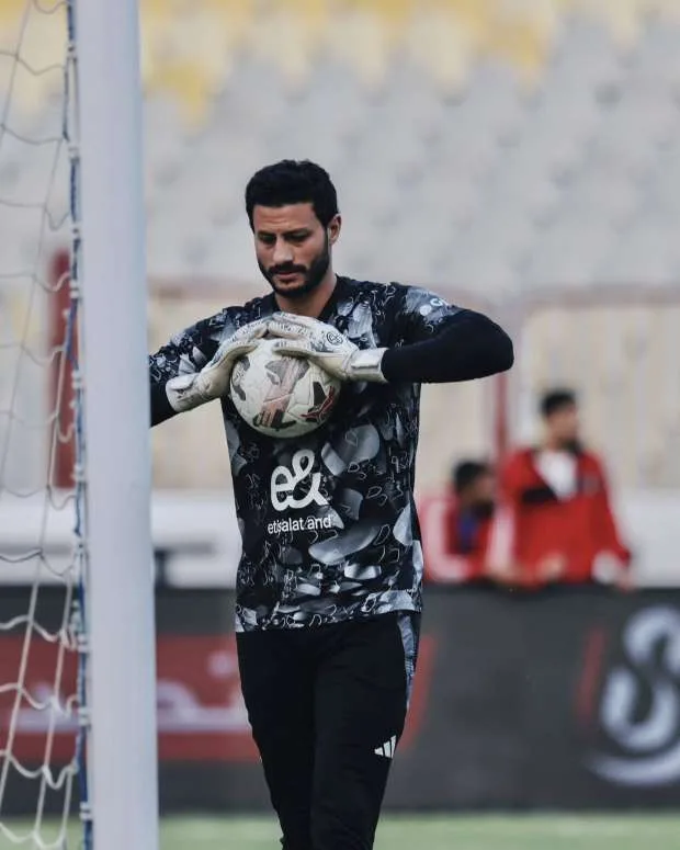 «الشناوي»: بيراميدز أصبح منافسًا لنا.. ونتعرض لضغوط تمنعنا من الفوز بالبطولة. «الشناوي»: بيراميدز أصبح منافسًا لنا.. ونتعرض لضغوط تمنعنا من الفوز بالبطولة.